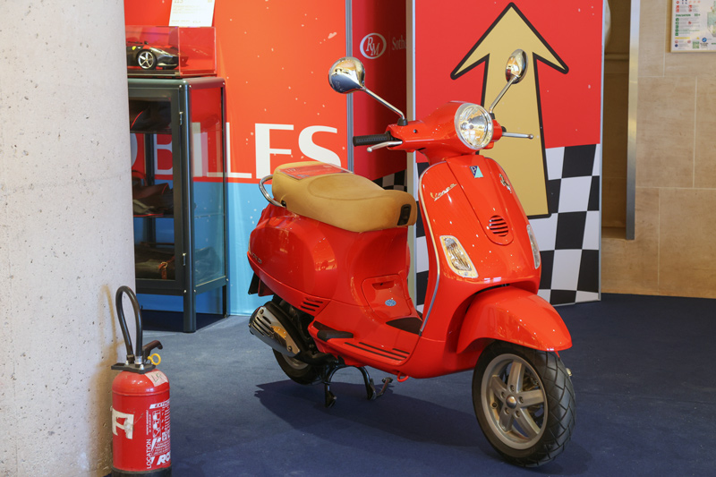 Vespa LX 125 von 2007 bei RM (© Bruno von Rotz)